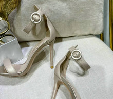 Load image into Gallery viewer, GR Sandals
