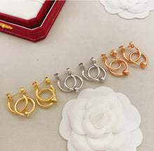 Load image into Gallery viewer, Juste Un Clou Earrings
