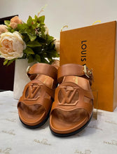 Load image into Gallery viewer, Isola Mules

