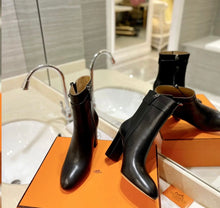 Load image into Gallery viewer, Leather Ankle Boots
