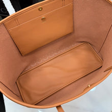Load image into Gallery viewer, Tribeca Tote
