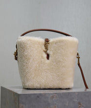 Load image into Gallery viewer, 37 Mini Shearling
