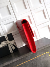 Load image into Gallery viewer, CC Clutch
