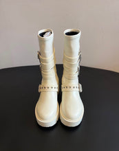 Load image into Gallery viewer, Fight Boots
