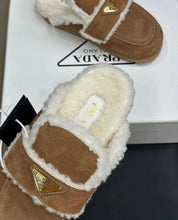 Load image into Gallery viewer, Logo Slippers
