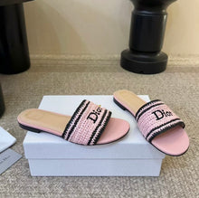 Load image into Gallery viewer, Dway Raffia Mules

