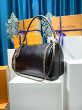 Load image into Gallery viewer, Express Large Bag
