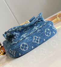 Load image into Gallery viewer, Denim Pochette
