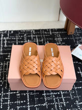 Load image into Gallery viewer, Woven Leather Slides
