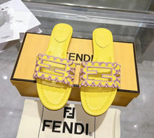 Load image into Gallery viewer, Baguette Sandals
