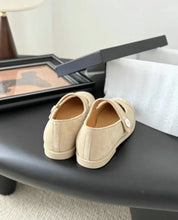 Load image into Gallery viewer, CC Pumps
