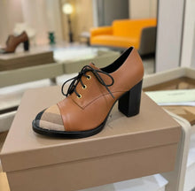 Load image into Gallery viewer, Check Shoes
