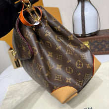 Load image into Gallery viewer, Away Bag
