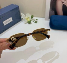 Load image into Gallery viewer, Logo Sunglasses
