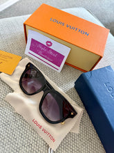 Load image into Gallery viewer, Logo Sunglasses
