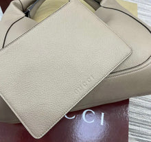 Load image into Gallery viewer, Medium Softbit Bag
