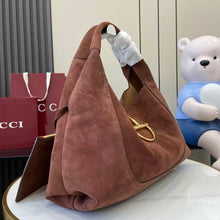 Load image into Gallery viewer, Maxi Softbit Bag
