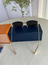 Load image into Gallery viewer, Logo Sunglasses
