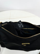 Load image into Gallery viewer, Aimee Medium Shoulder Bag
