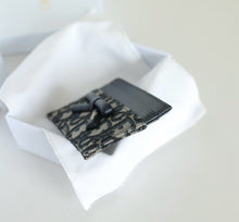 Load image into Gallery viewer, Leather Card Holder
