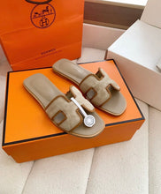 Load image into Gallery viewer, Oran Sandals
