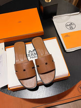 Load image into Gallery viewer, Idioma Sandals
