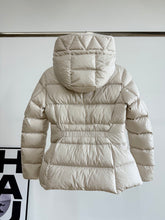 Load image into Gallery viewer, Avoce Jacket
