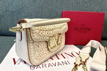 Load image into Gallery viewer, Raffia Shoulder Bag
