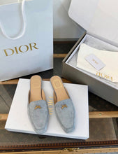 Load image into Gallery viewer, Suede Loafers
