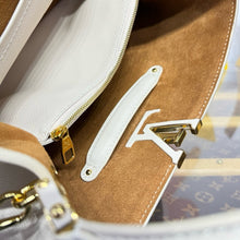 Load image into Gallery viewer, Capuccines Soft
