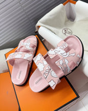 Load image into Gallery viewer, Chypre Sandals
