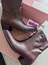 Load image into Gallery viewer, Logo Boots
