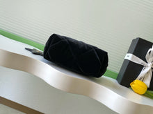 Load image into Gallery viewer, Zipped Pouch Small
