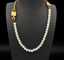 Load image into Gallery viewer, Pearl Necklace
