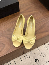 Load image into Gallery viewer, CC Sandals
