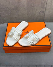 Load image into Gallery viewer, Oran Sandals
