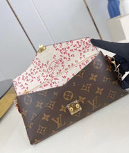 Load image into Gallery viewer, Kirigami Chain Bag
