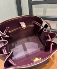 Load image into Gallery viewer, Madrid Medium
