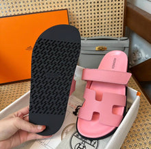 Load image into Gallery viewer, Chypre Sandals
