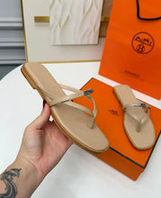 Load image into Gallery viewer, Miss Sandals
