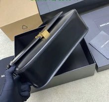 Load image into Gallery viewer, Solferino Large
