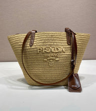Load image into Gallery viewer, Raffia Tote
