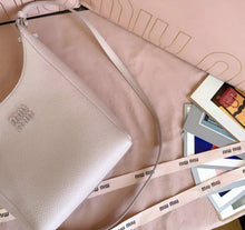 Load image into Gallery viewer, Leather Bucket Bag
