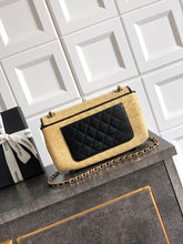Load image into Gallery viewer, Raffia Classic Flap

