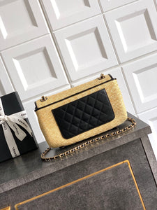 Raffia Classic Flap