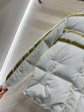 Load image into Gallery viewer, Alps Hooded Down Jacket
