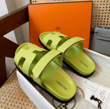 Load image into Gallery viewer, Chypre Sandals
