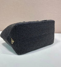 Load image into Gallery viewer, Crochet Tote
