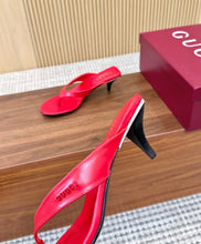 Load image into Gallery viewer, Thong Sandals
