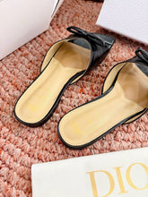 Load image into Gallery viewer, Leather Mules
